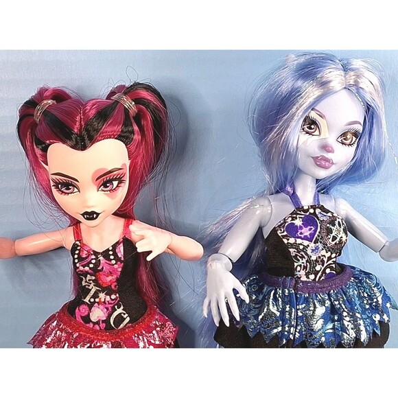 2 Monster High Dolls Draculaura and Abbey Bominable Skulltimate Mattel Toys - Picture 6 of 15